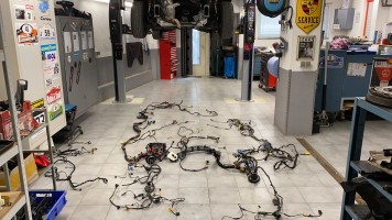 F�r den Einbau Kabelstrang neu gewickelt
